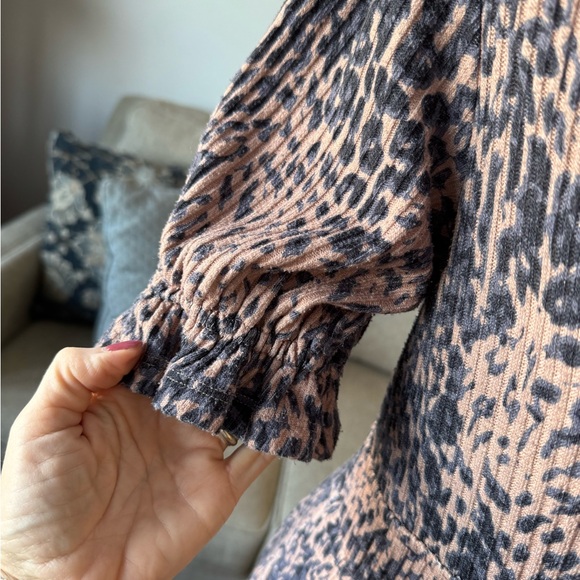 Hutch Ruffle Dress Size Medium Blue Beige/Pink VNeck - Picture 9 of 10